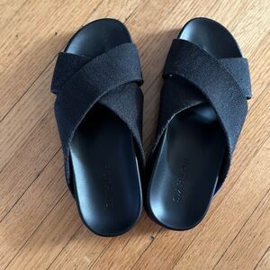 Rothy’s Black Weekend Slides